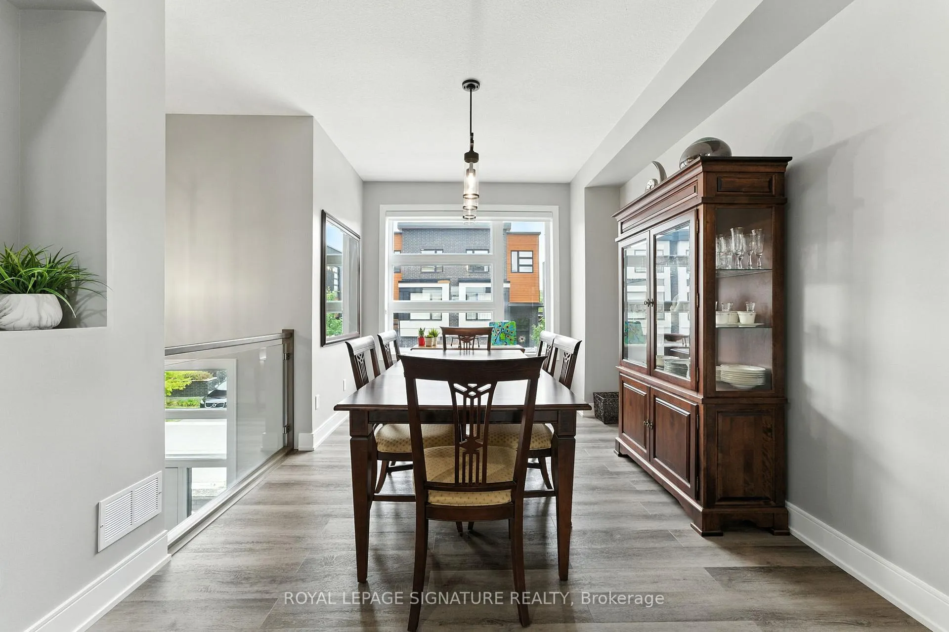 Photo 5 of Unit 33, 60 Arkell Road, Guelph, Kortright East — HOMEH