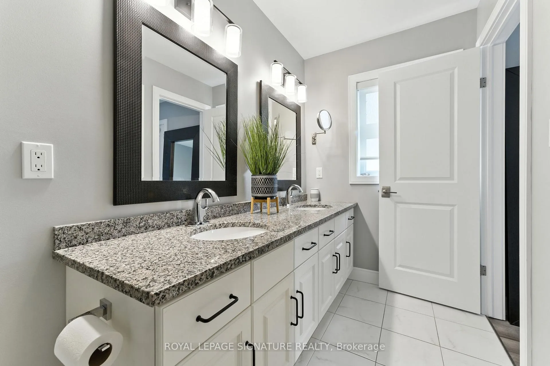 Photo 17 of Unit 33, 60 Arkell Road, Guelph, Kortright East — HOMEH