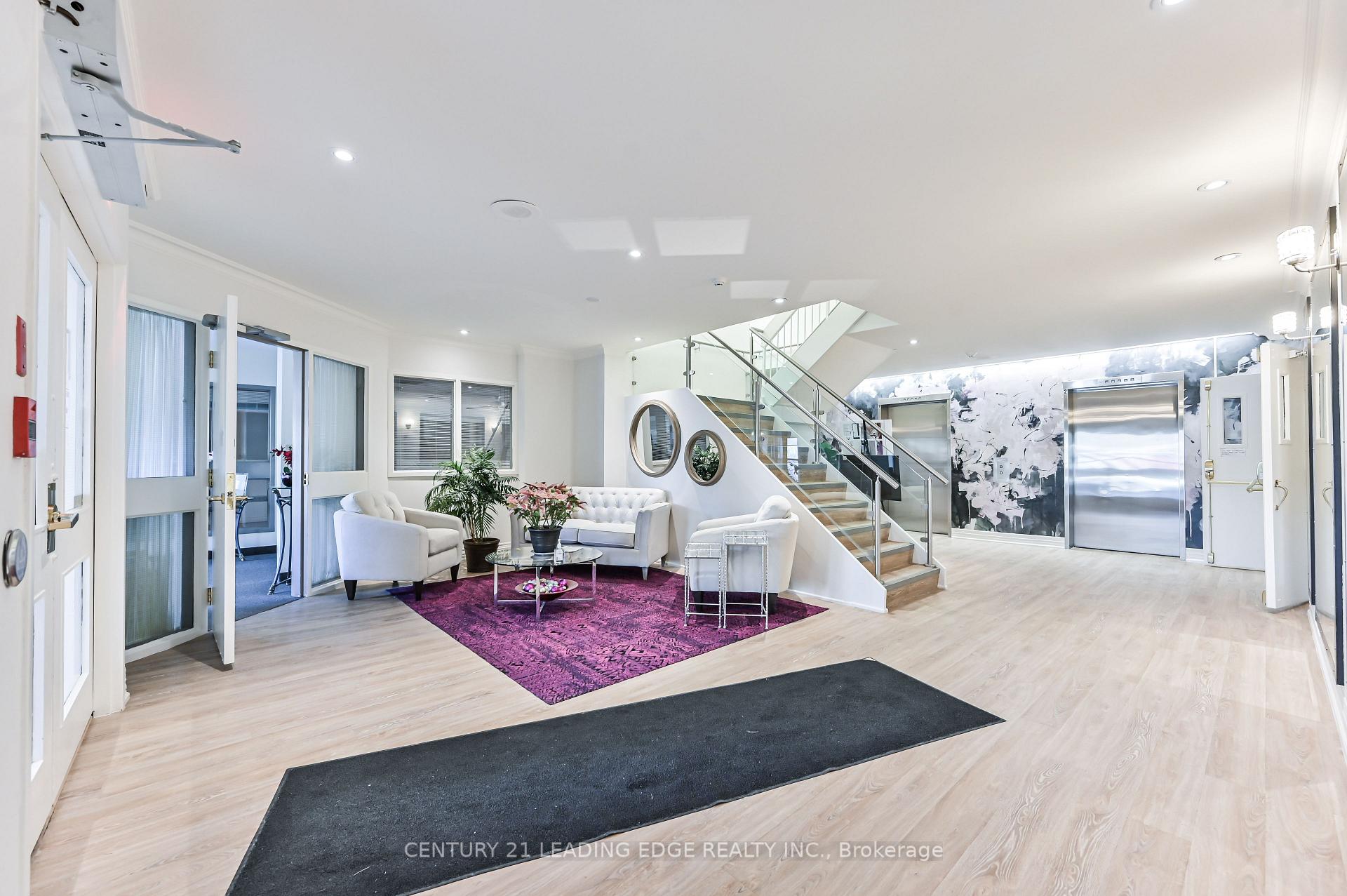 Photo 8 of Unit 114, 100 Anna Russell Way, Markham, Unionville — HOMEH