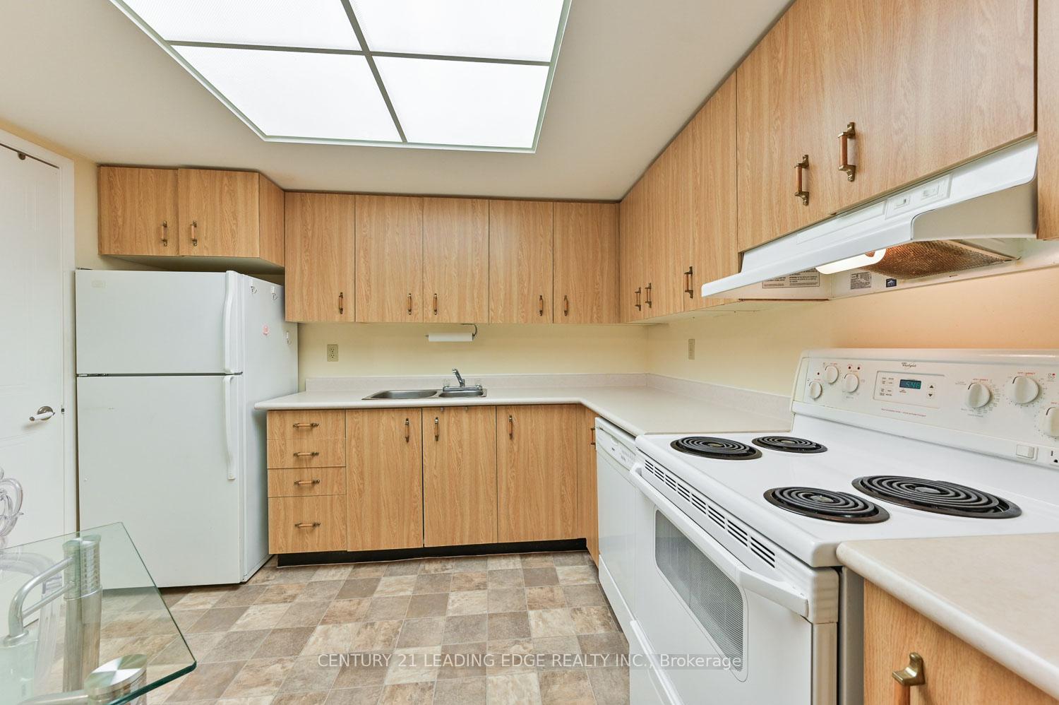 Photo 19 of Unit 114, 100 Anna Russell Way, Markham, Unionville — HOMEH