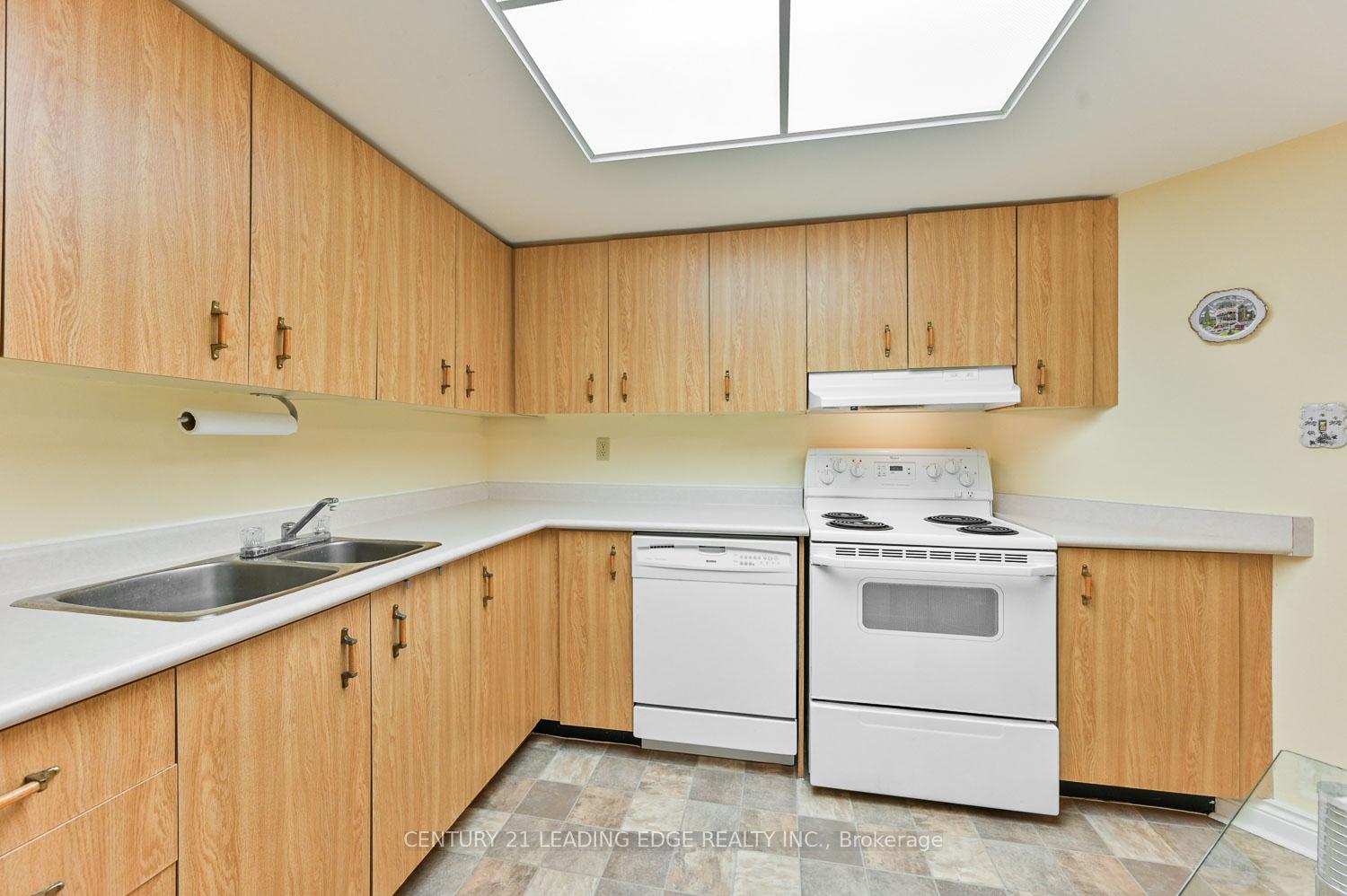 Photo 20 of Unit 114, 100 Anna Russell Way, Markham, Unionville — HOMEH