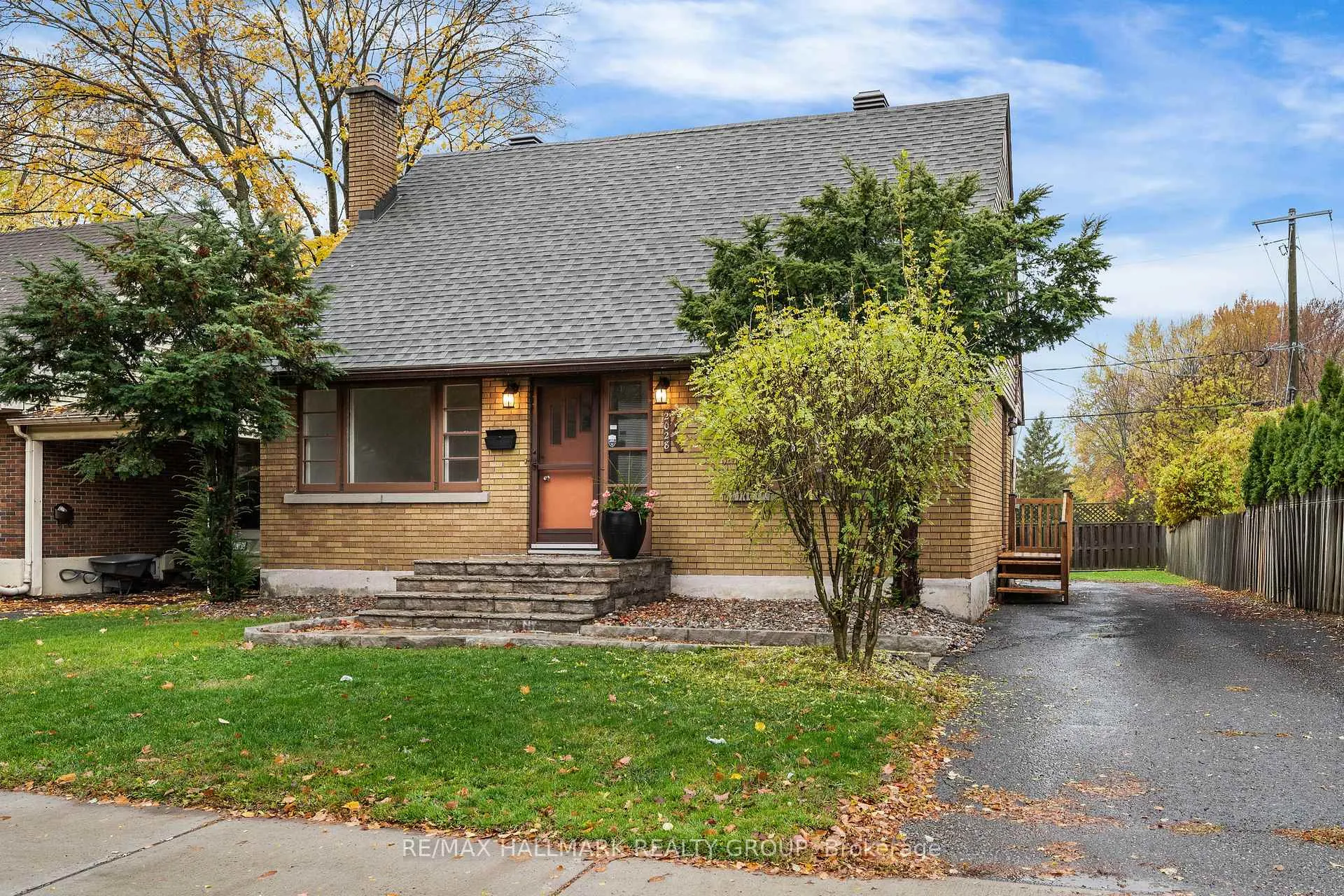 Photo 2 of 2028 Othello Avenue, Ottawa, Elmvale Acres/Urbandale — HOMEH