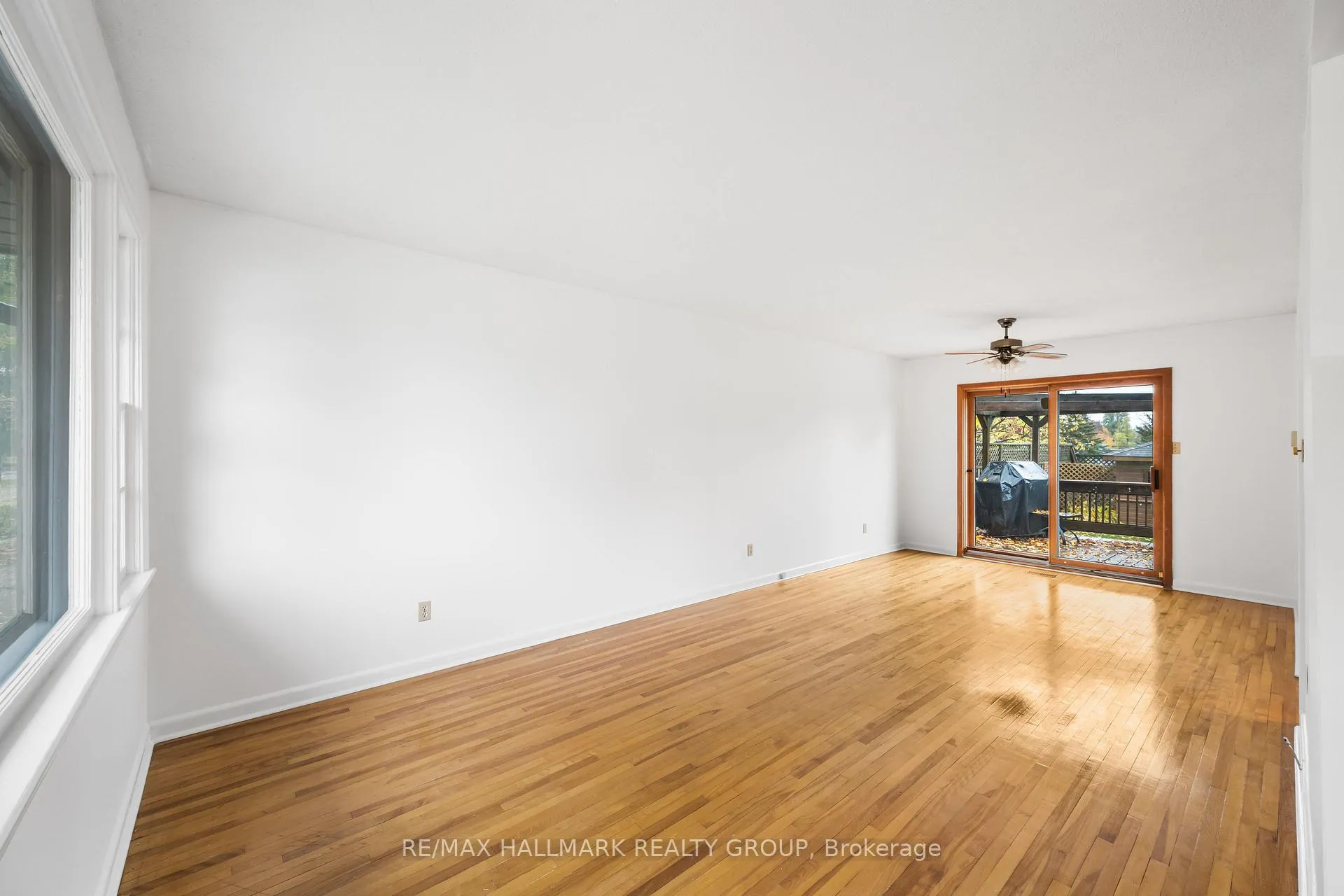 Photo 4 of 2028 Othello Avenue, Ottawa, Elmvale Acres/Urbandale — HOMEH