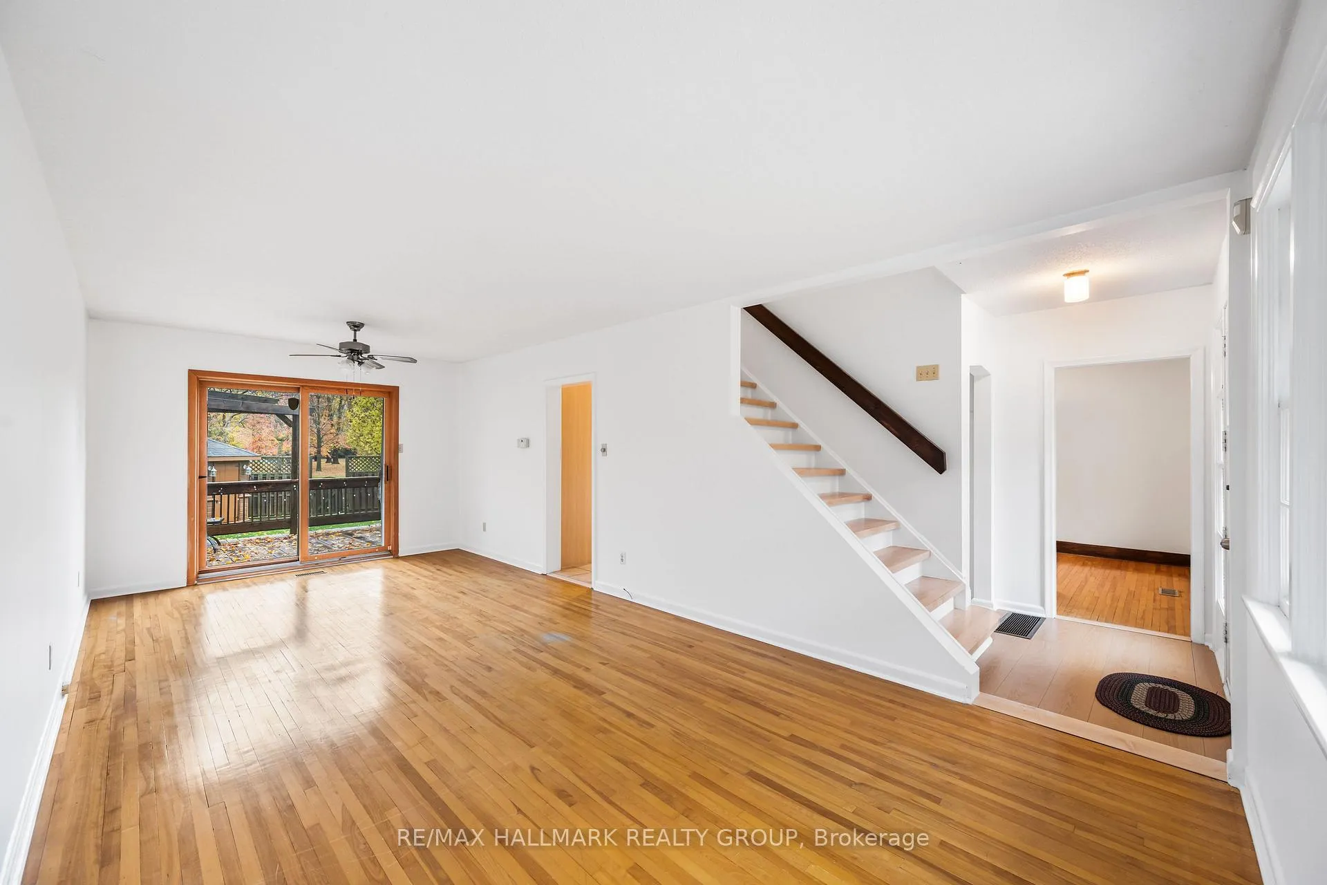 Photo 5 of 2028 Othello Avenue, Ottawa, Elmvale Acres/Urbandale — HOMEH