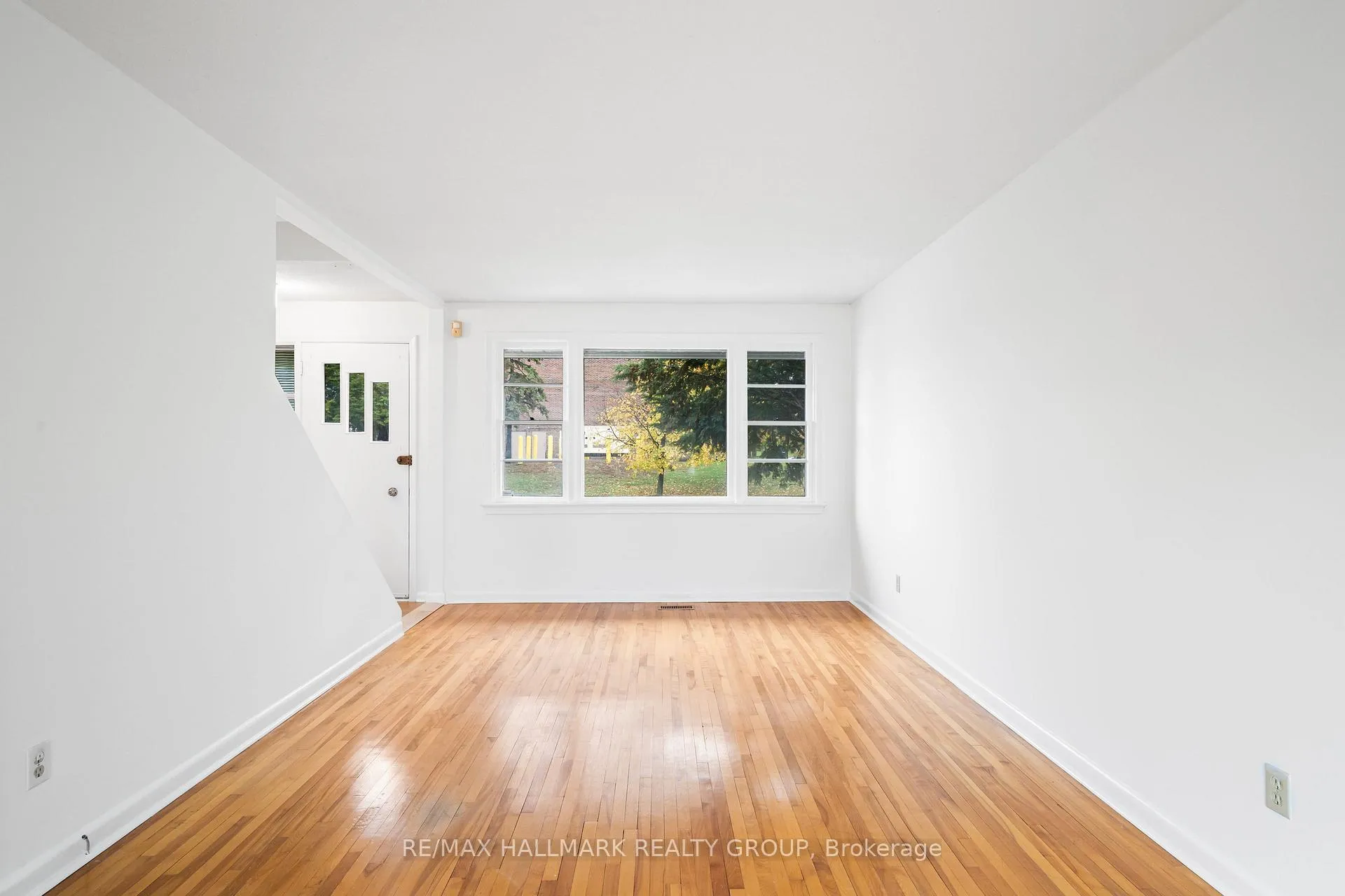 Photo 6 of 2028 Othello Avenue, Ottawa, Elmvale Acres/Urbandale — HOMEH