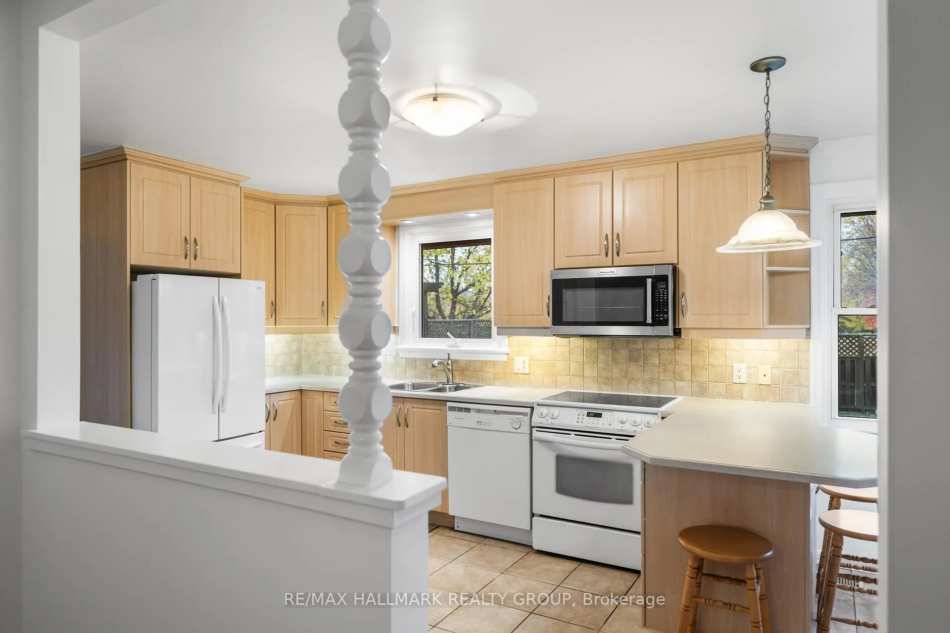 Photo 8 of 2028 Othello Avenue, Ottawa, Elmvale Acres/Urbandale — HOMEH