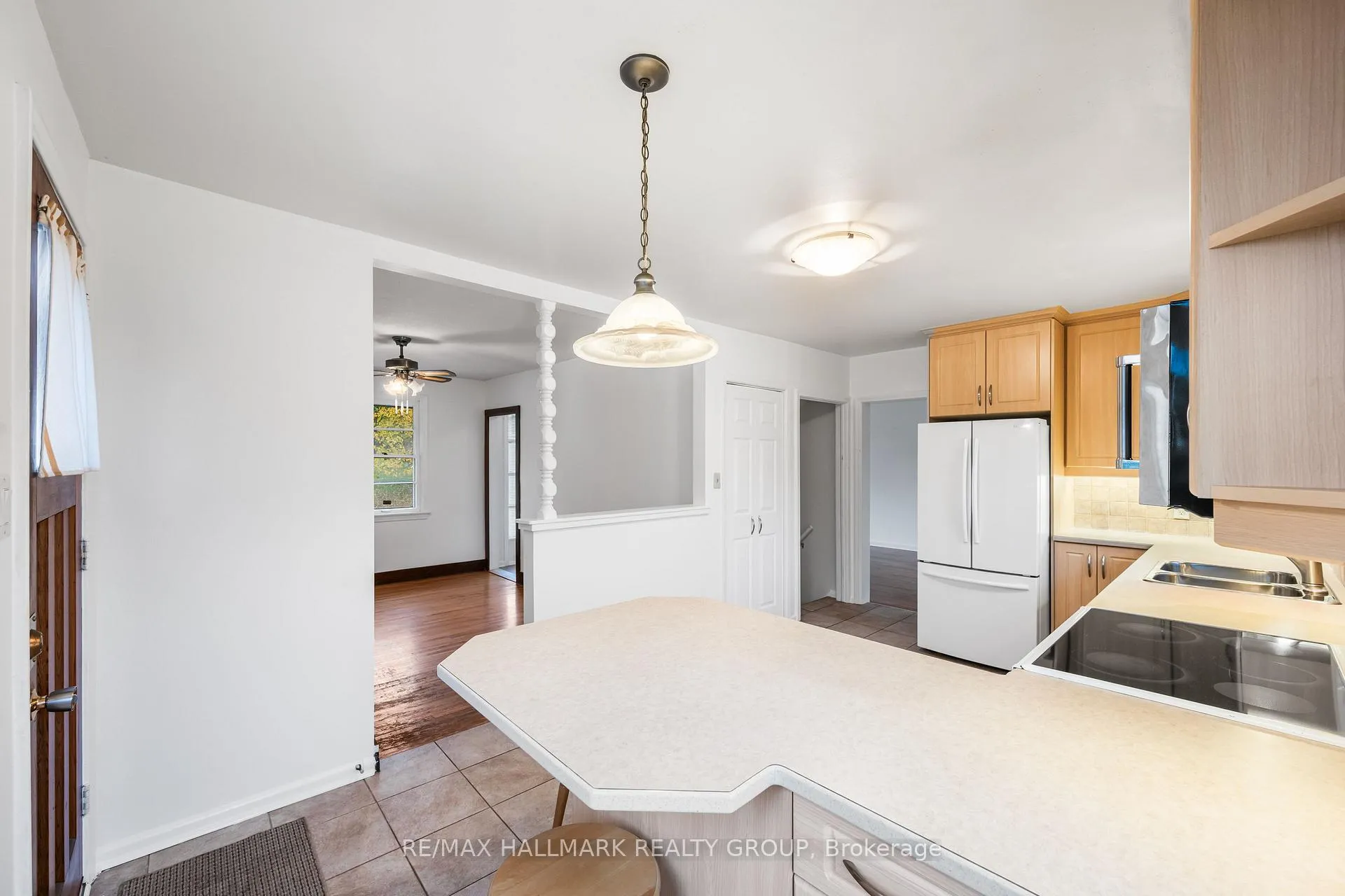 Photo 9 of 2028 Othello Avenue, Ottawa, Elmvale Acres/Urbandale — HOMEH