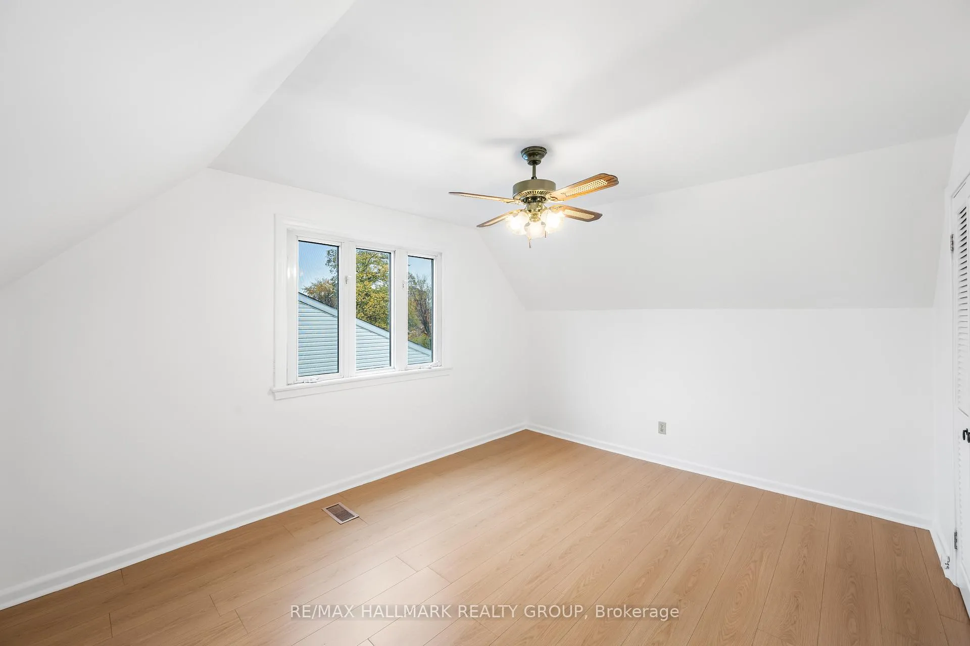 Photo 13 of 2028 Othello Avenue, Ottawa, Elmvale Acres/Urbandale — HOMEH
