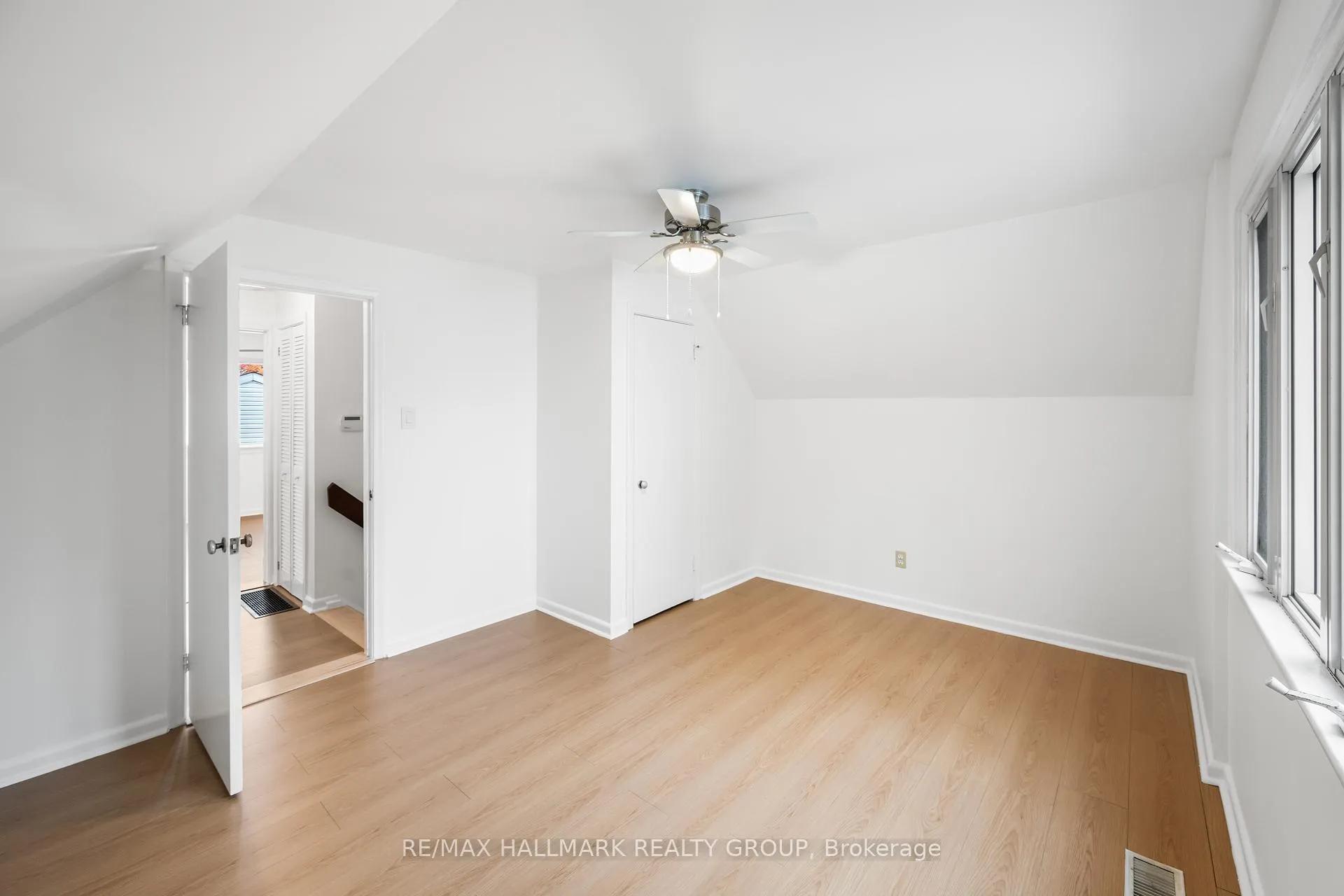 Photo 16 of 2028 Othello Avenue, Ottawa, Elmvale Acres/Urbandale — HOMEH