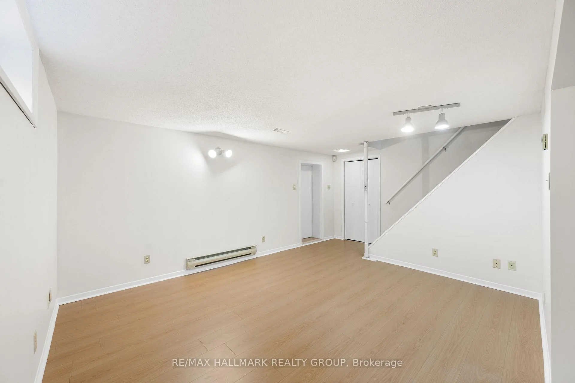 Photo 18 of 2028 Othello Avenue, Ottawa, Elmvale Acres/Urbandale — HOMEH