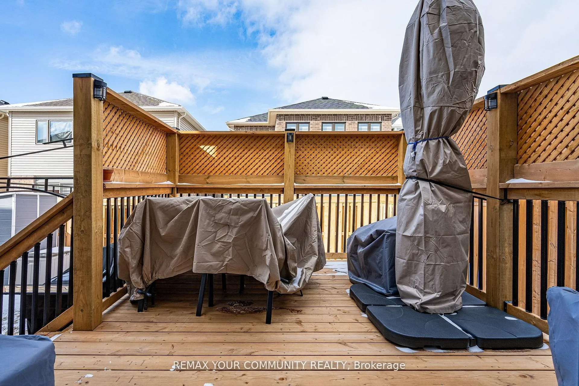 Photo 4 of 153 Terry Fox Drive, Barrie, Rural Barrie Southeast — HOMEH