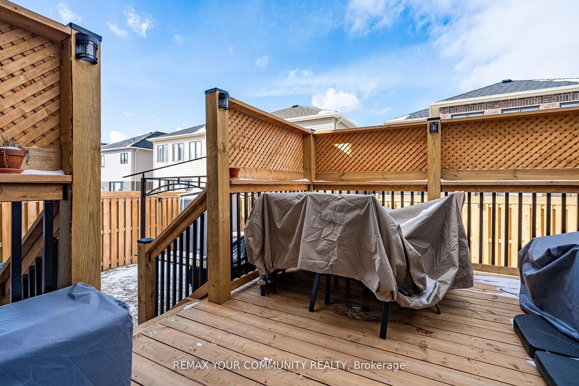 Photo 5 of 153 Terry Fox Drive, Barrie, Rural Barrie Southeast — HOMEH