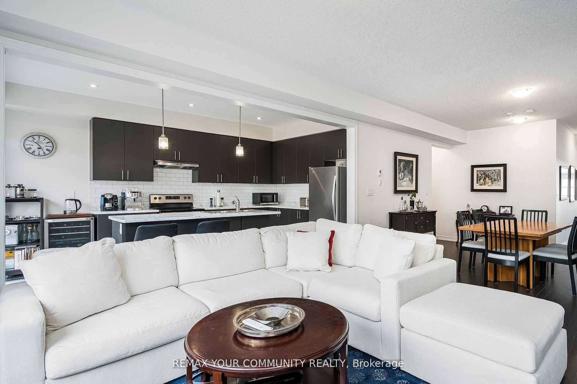 Photo 18 of 153 Terry Fox Drive, Barrie, Rural Barrie Southeast — HOMEH