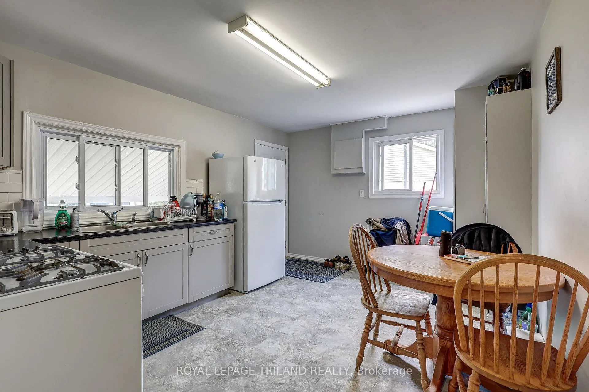 Photo 9 of 249 Victoria Street, Central Elgin, Belmont — HOMEH