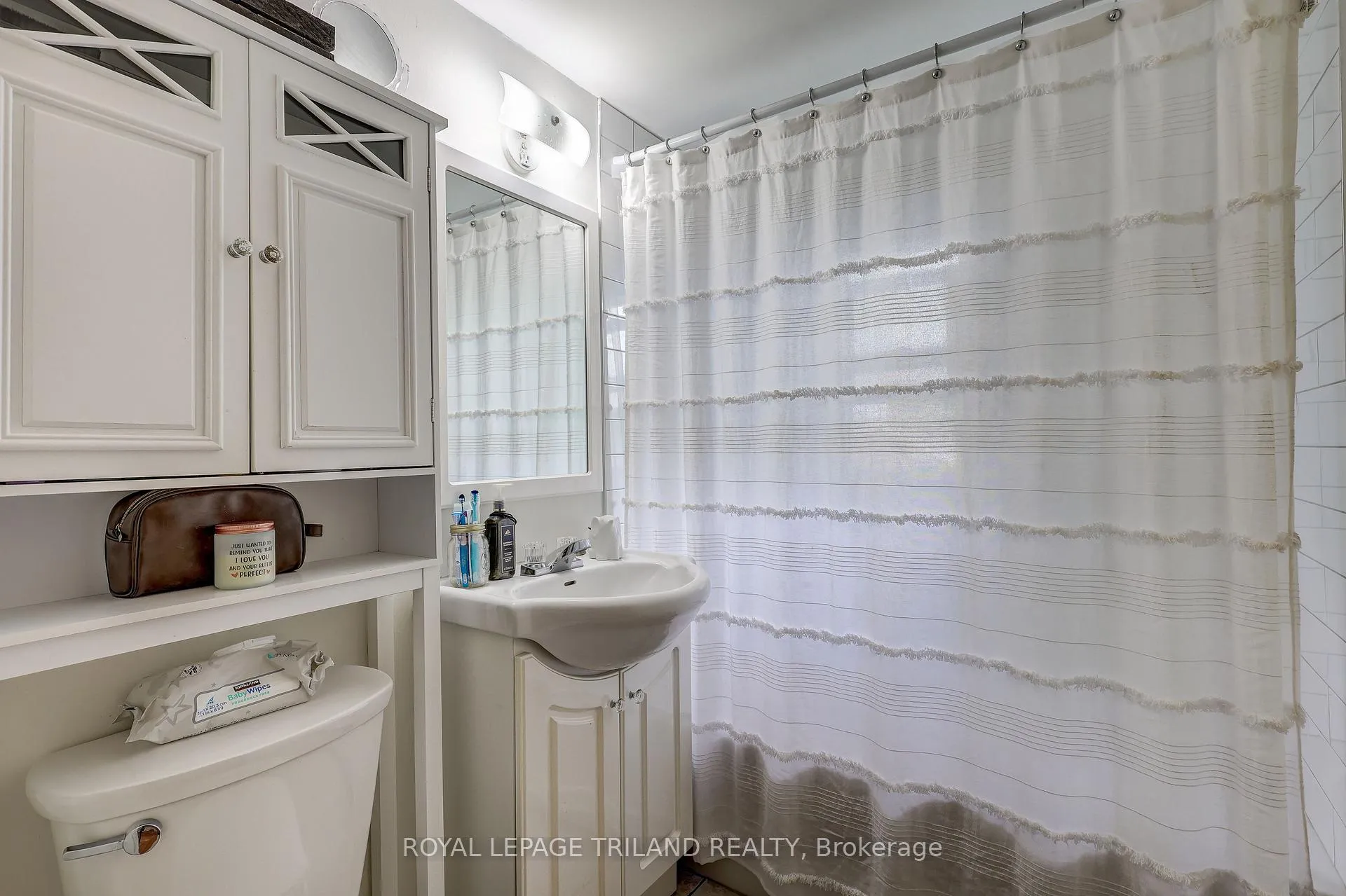 Photo 21 of 249 Victoria Street, Central Elgin, Belmont — HOMEH