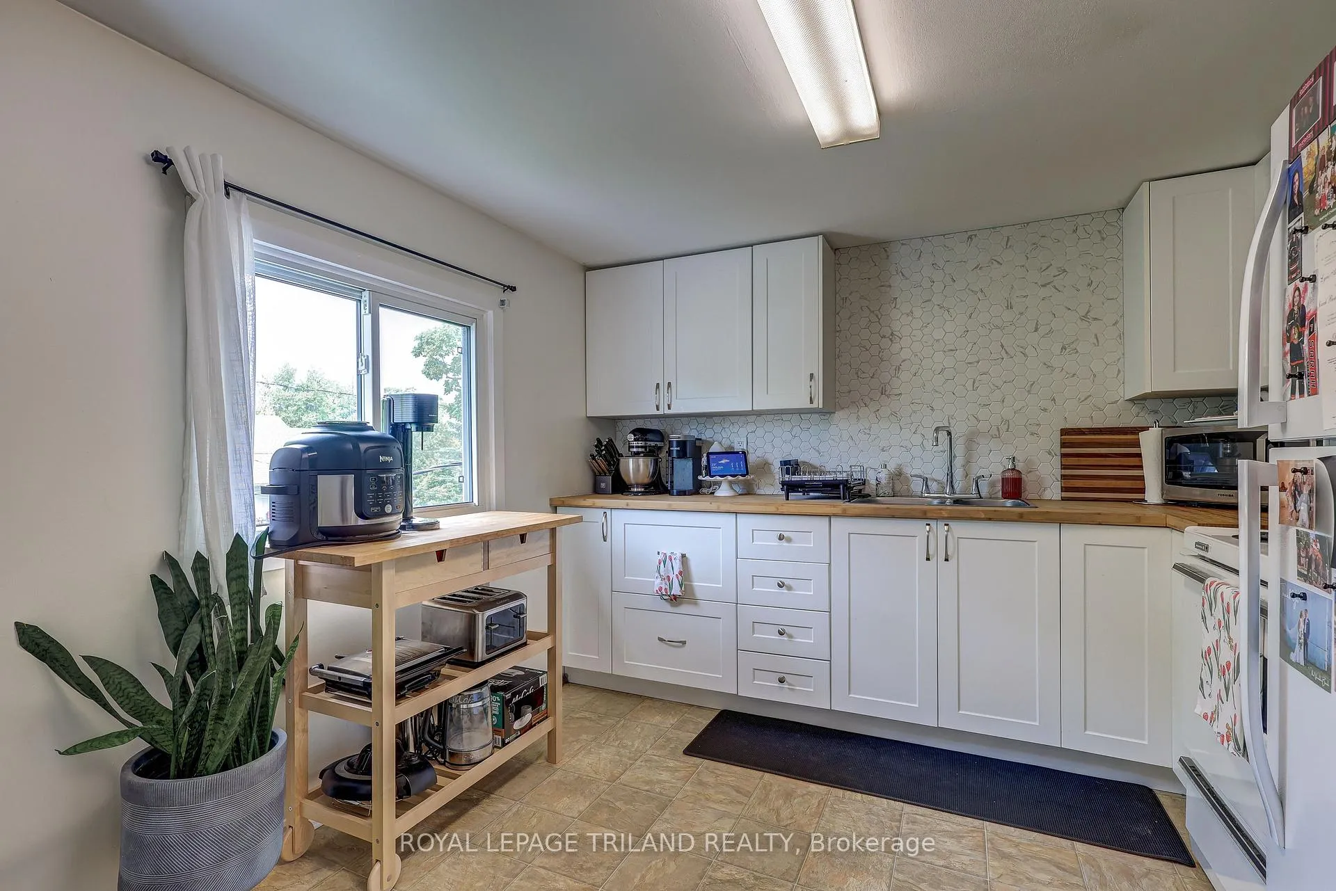 Photo 23 of 249 Victoria Street, Central Elgin, Belmont — HOMEH