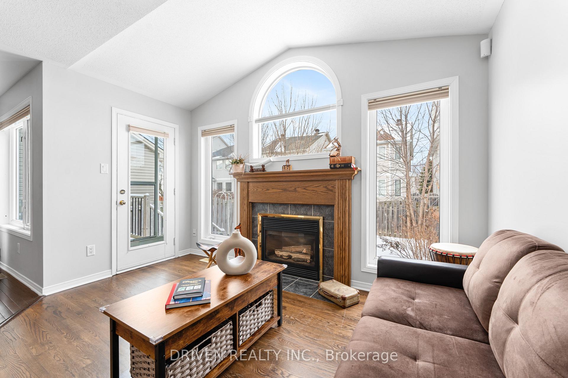 Photo 10 of 17 Coleridge Street, Ottawa, Central Park — HOMEH