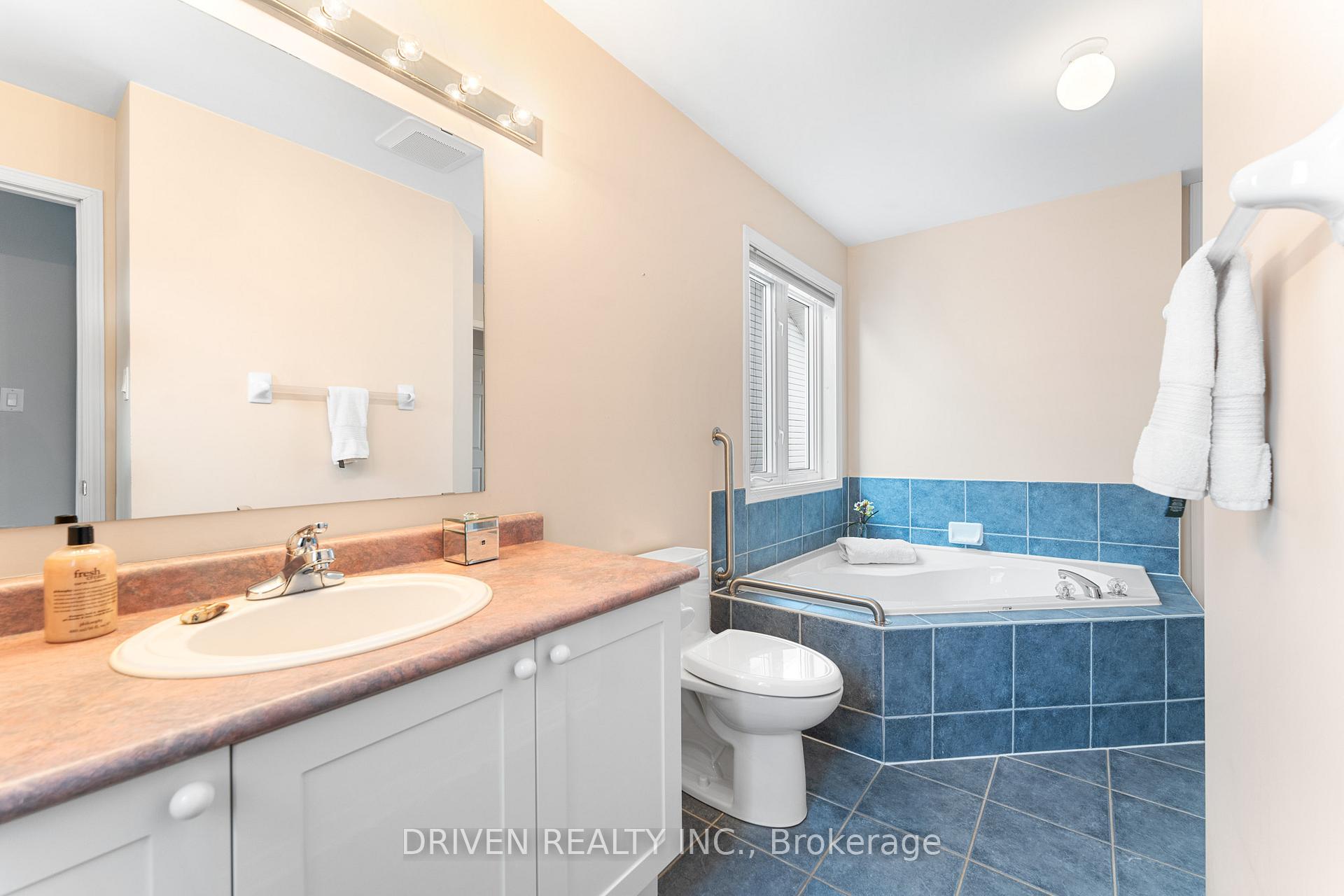 Photo 18 of 17 Coleridge Street, Ottawa, Central Park — HOMEH