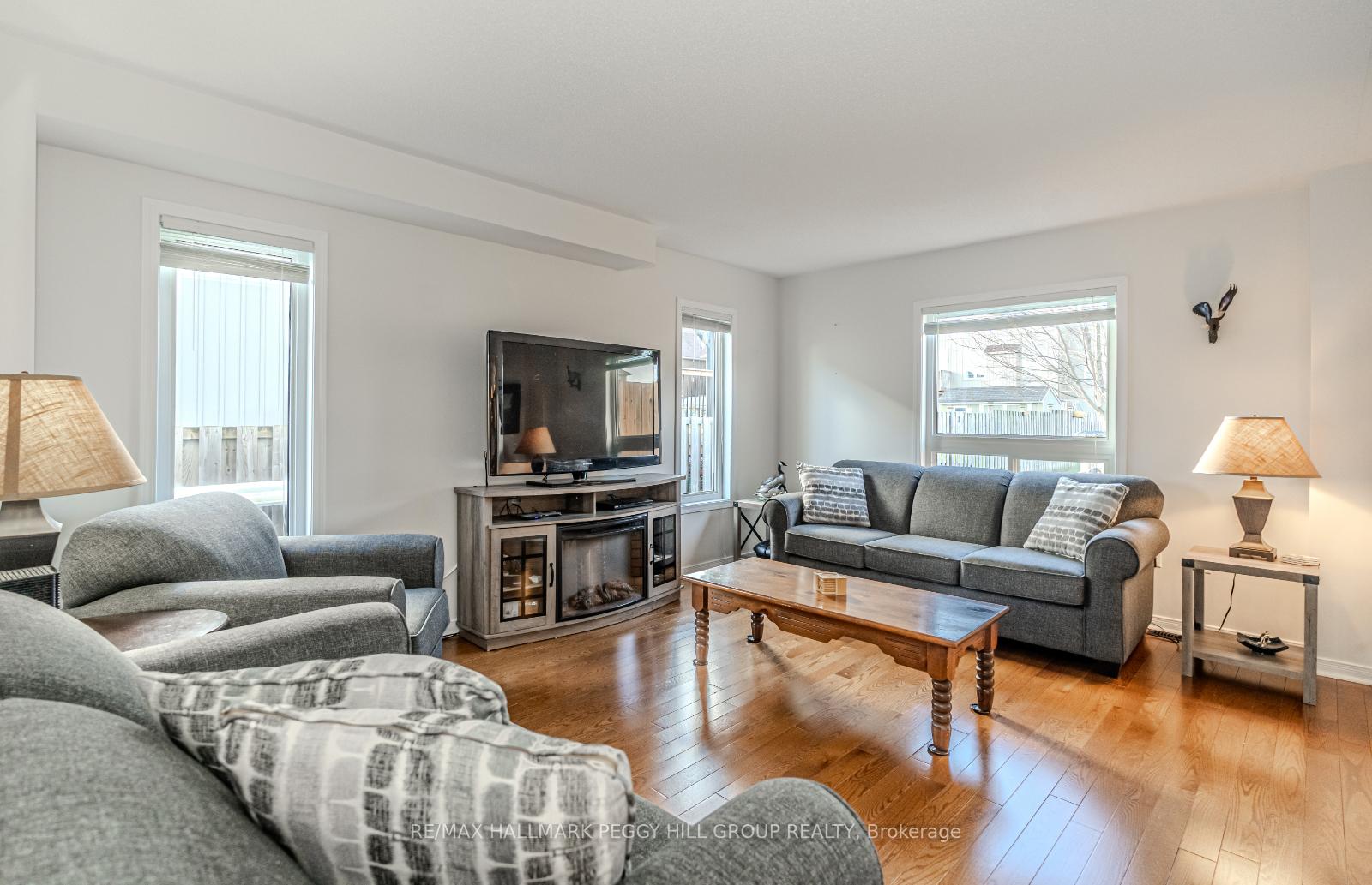 Photo 4 of 222 Red Oak Trail, Clearview, Stayner — HOMEH