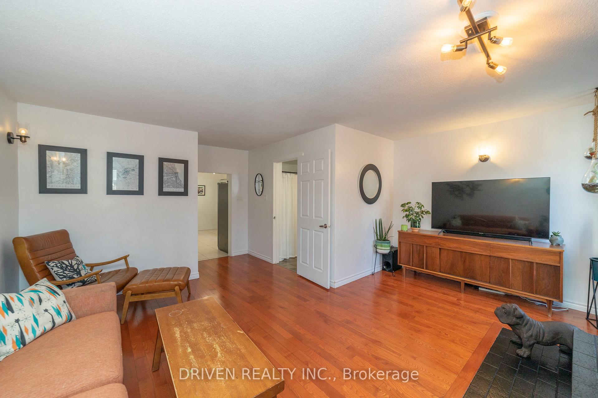 Photo 17 of 57 Norman Street, Ottawa, West Centre Town — HOMEH