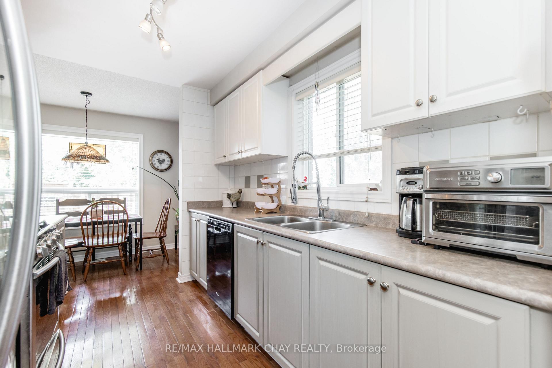 Photo 8 of Unit 11, 234 Cundles Road E, Barrie, Little Lake — HOMEH
