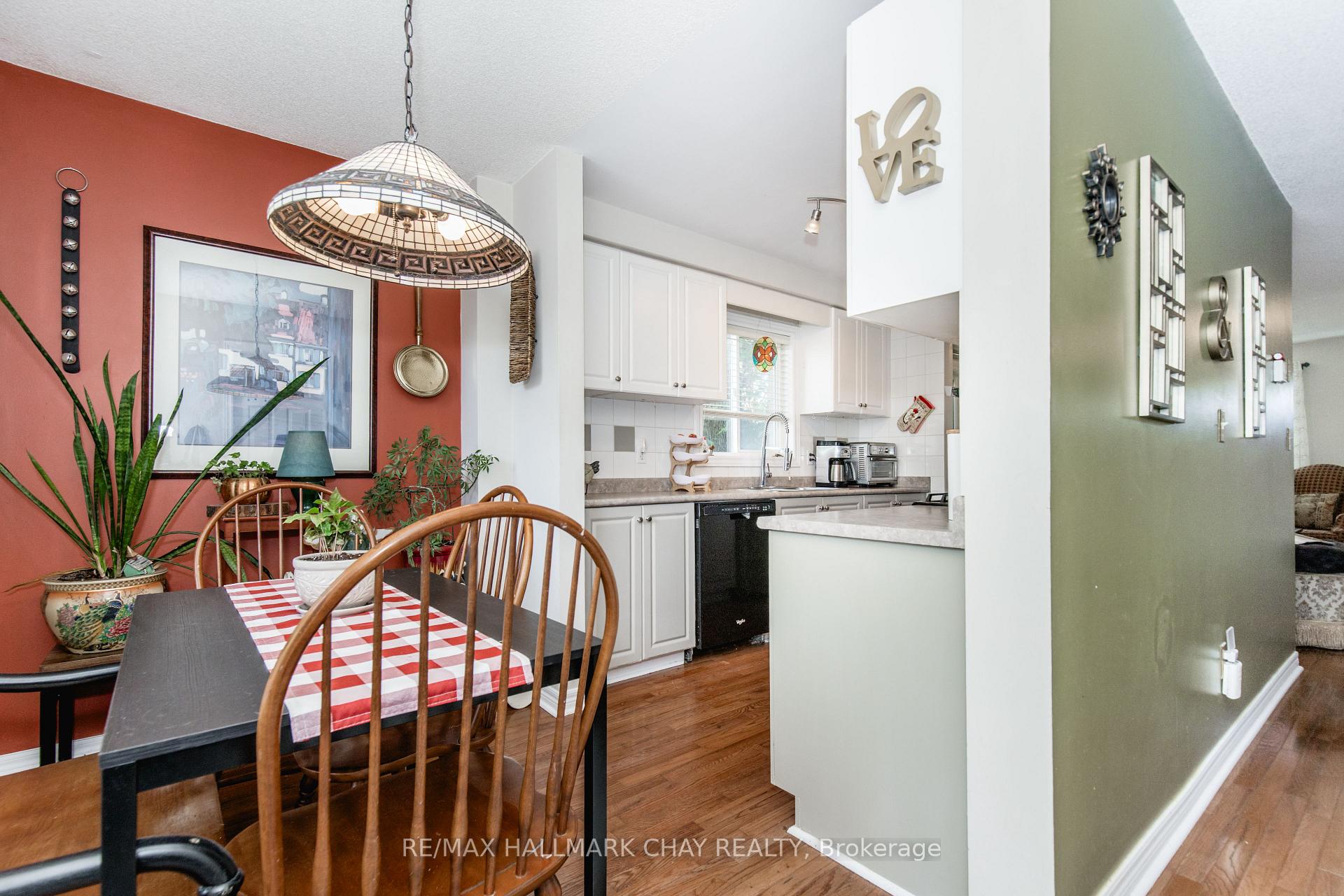 Photo 11 of Unit 11, 234 Cundles Road E, Barrie, Little Lake — HOMEH