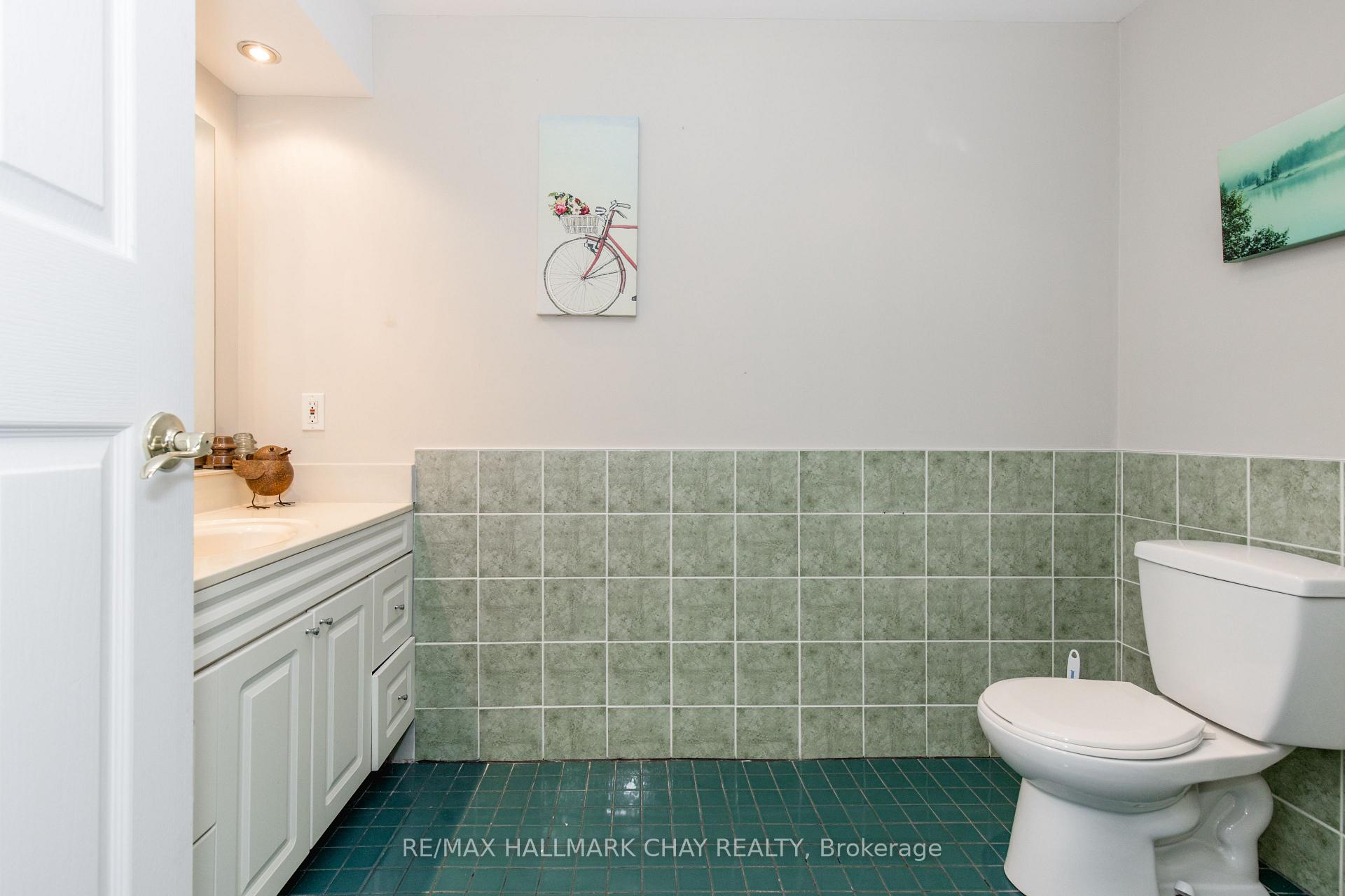 Photo 21 of Unit 11, 234 Cundles Road E, Barrie, Little Lake — HOMEH