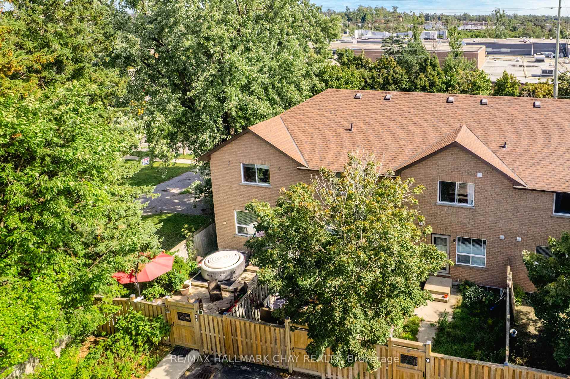 Photo 29 of Unit 11, 234 Cundles Road E, Barrie, Little Lake — HOMEH
