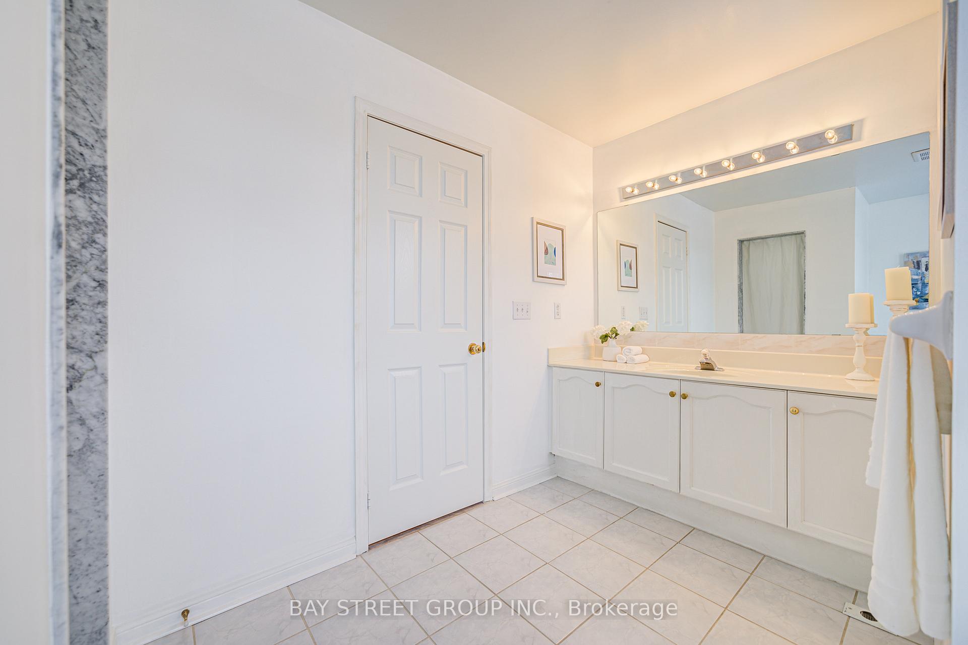 Front of Unit 6, 10 St Moritz Way