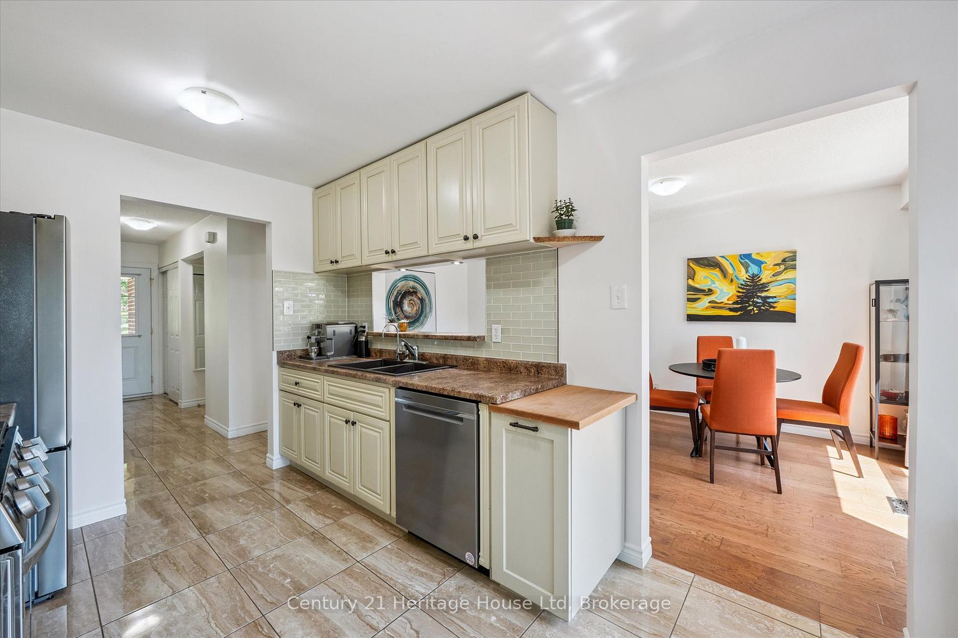 Photo 7 of Unit 44, 16 Hadati Road, Guelph, Grange Road — HOMEH