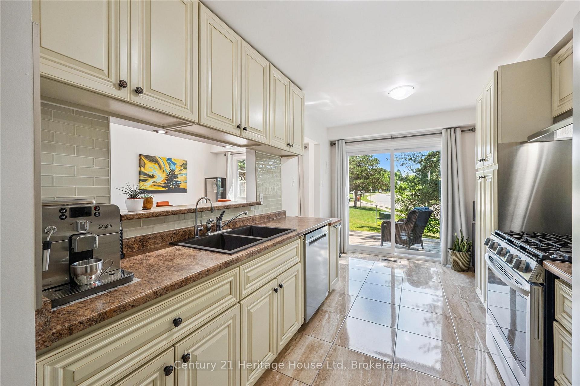 Photo 8 of Unit 44, 16 Hadati Road, Guelph, Grange Road — HOMEH