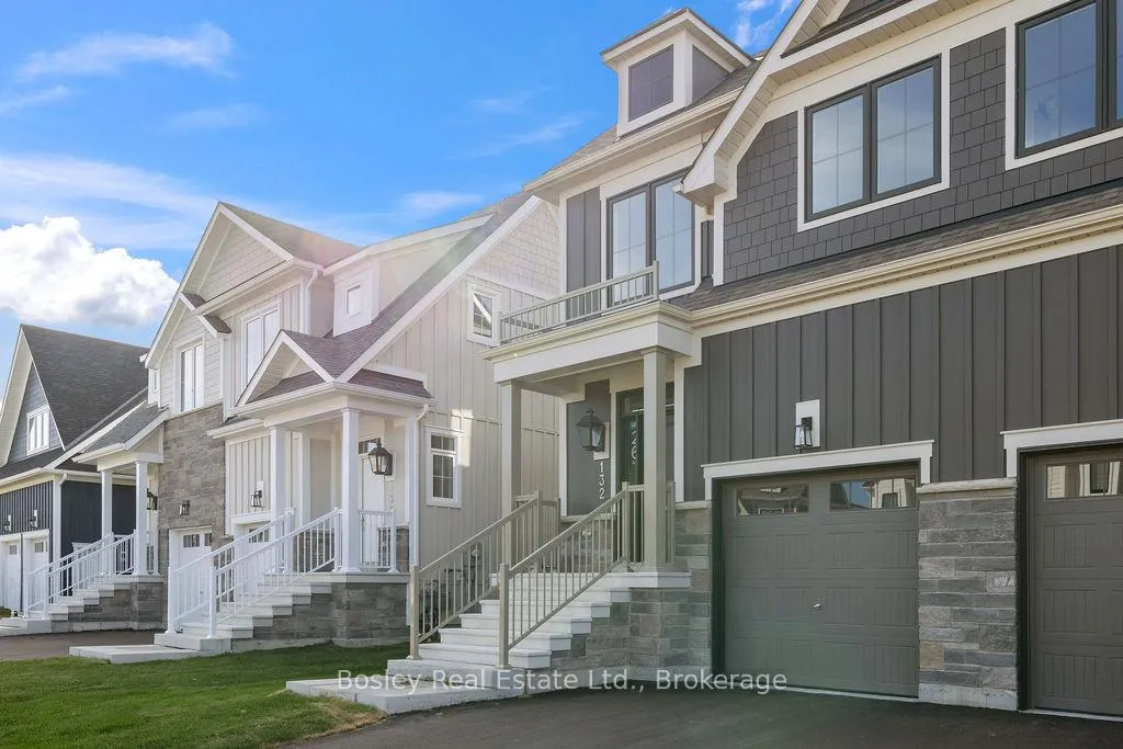 Photo 4 of 132 White Oak Crescent, Blue Mountains — HOMEH