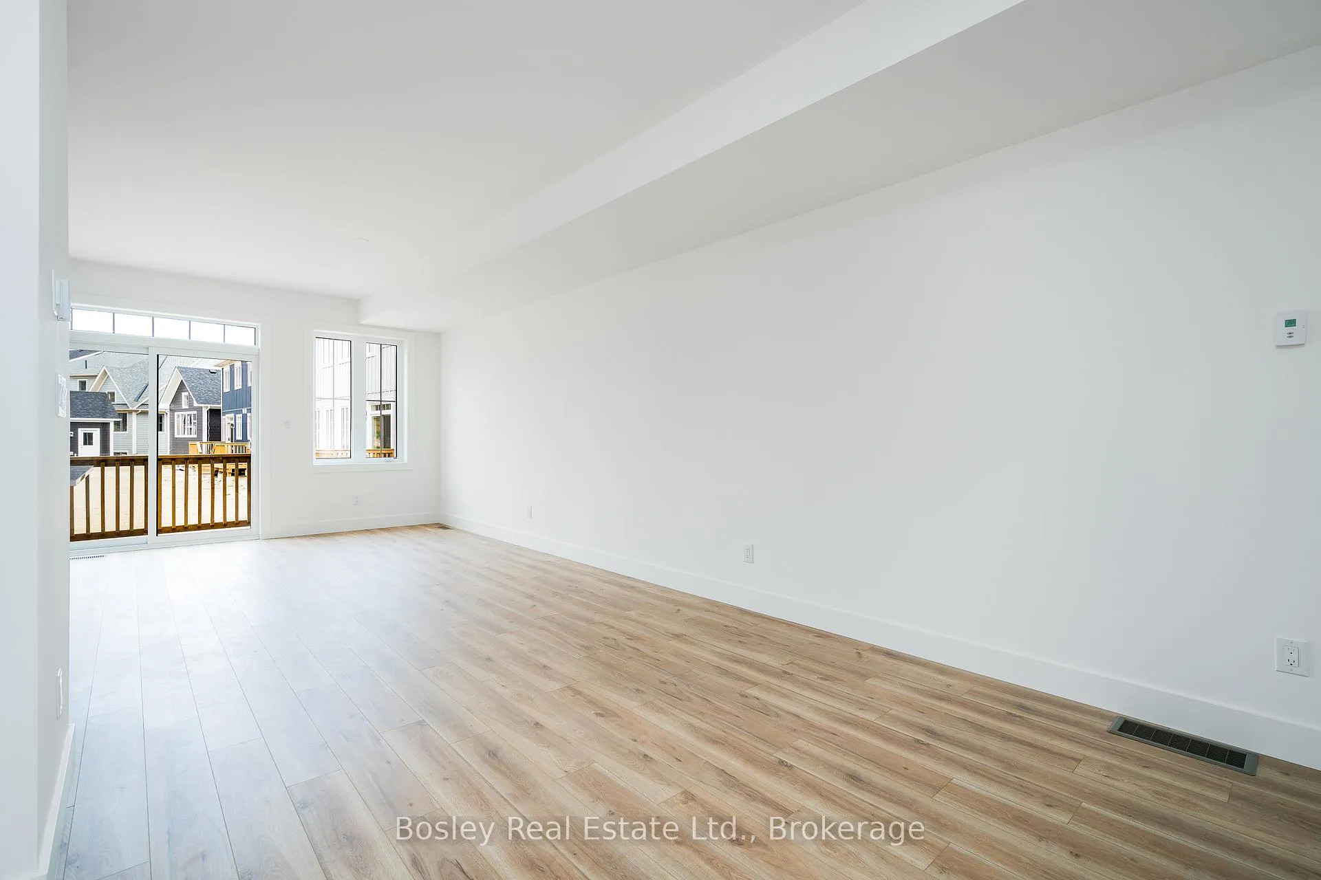 Photo 9 of 132 White Oak Crescent, Blue Mountains — HOMEH