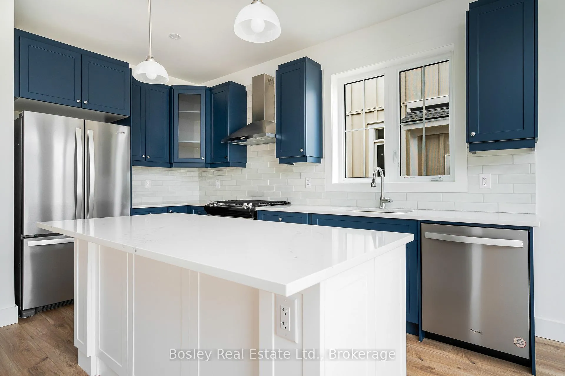 Photo 13 of 132 White Oak Crescent, Blue Mountains — HOMEH