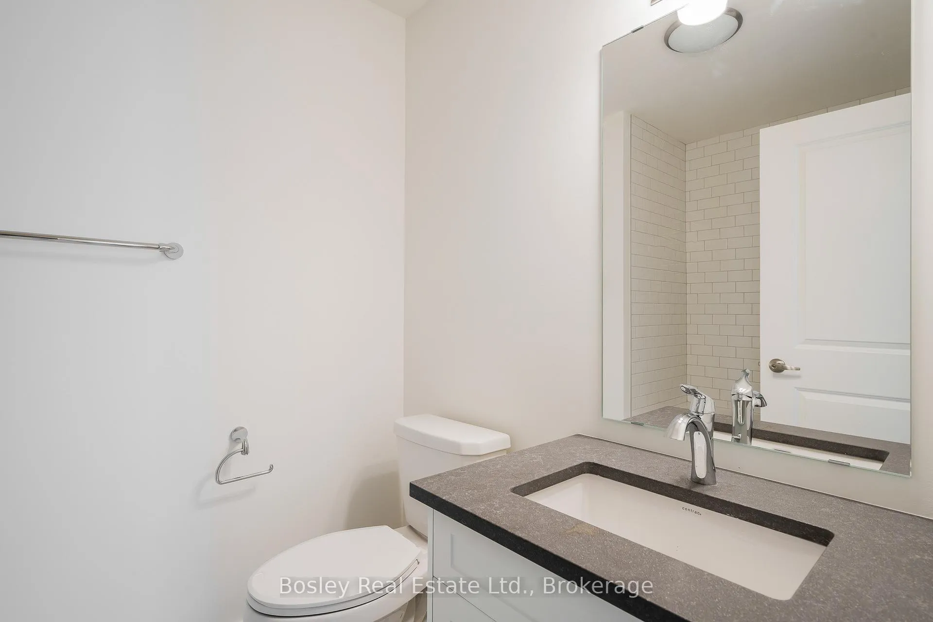 Photo 25 of 132 White Oak Crescent, Blue Mountains — HOMEH