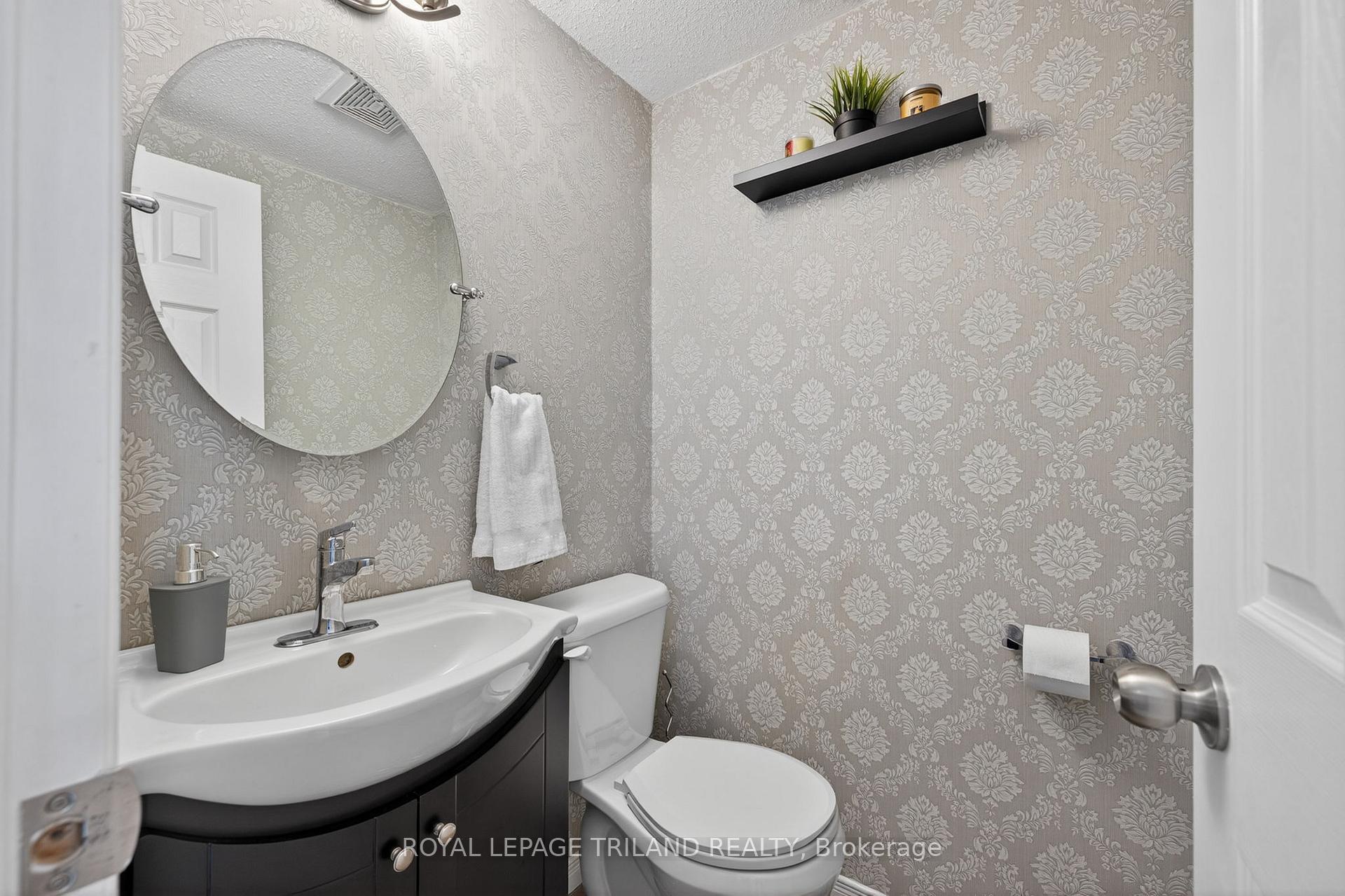Photo 13 of Unit 22, 782 Viscount Road, London, South N — HOMEH