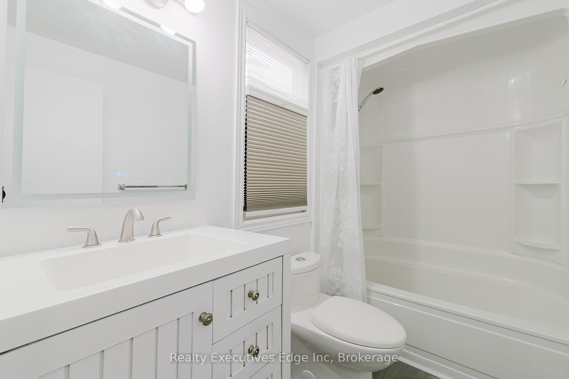 Photo 4 of Unit 6, 403 Keats Way, Waterloo — HOMEH