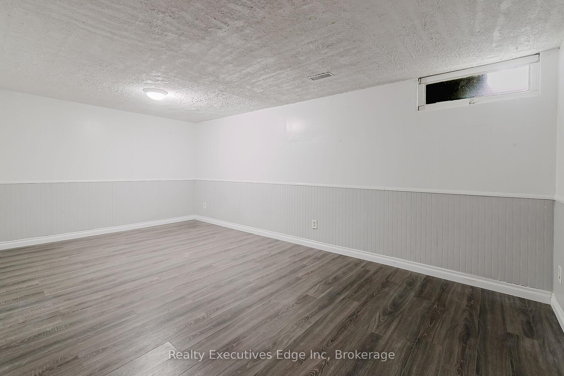 Photo 5 of Unit 6, 403 Keats Way, Waterloo — HOMEH
