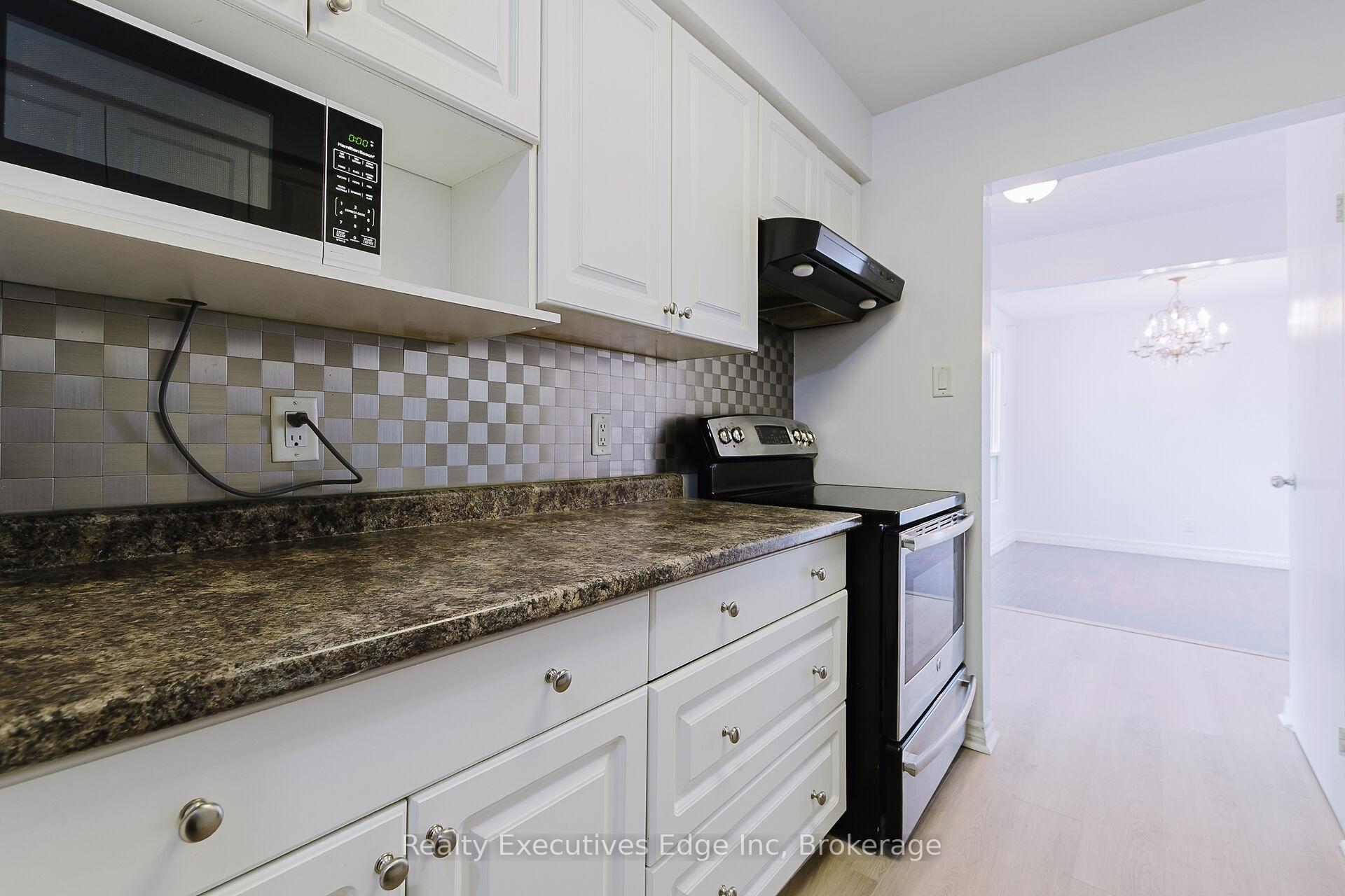 Photo 41 of Unit 6, 403 Keats Way, Waterloo — HOMEH