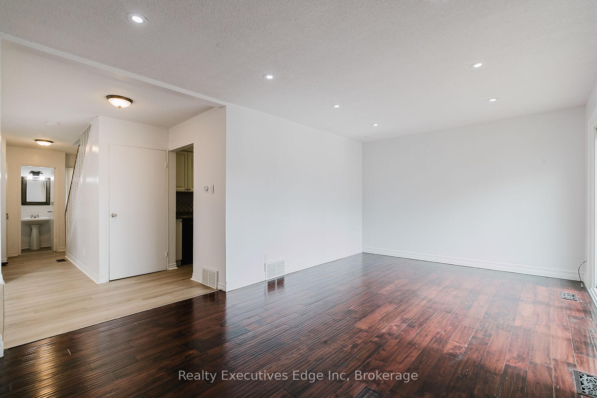 Photo 18 of Unit 6, 403 Keats Way, Waterloo — HOMEH