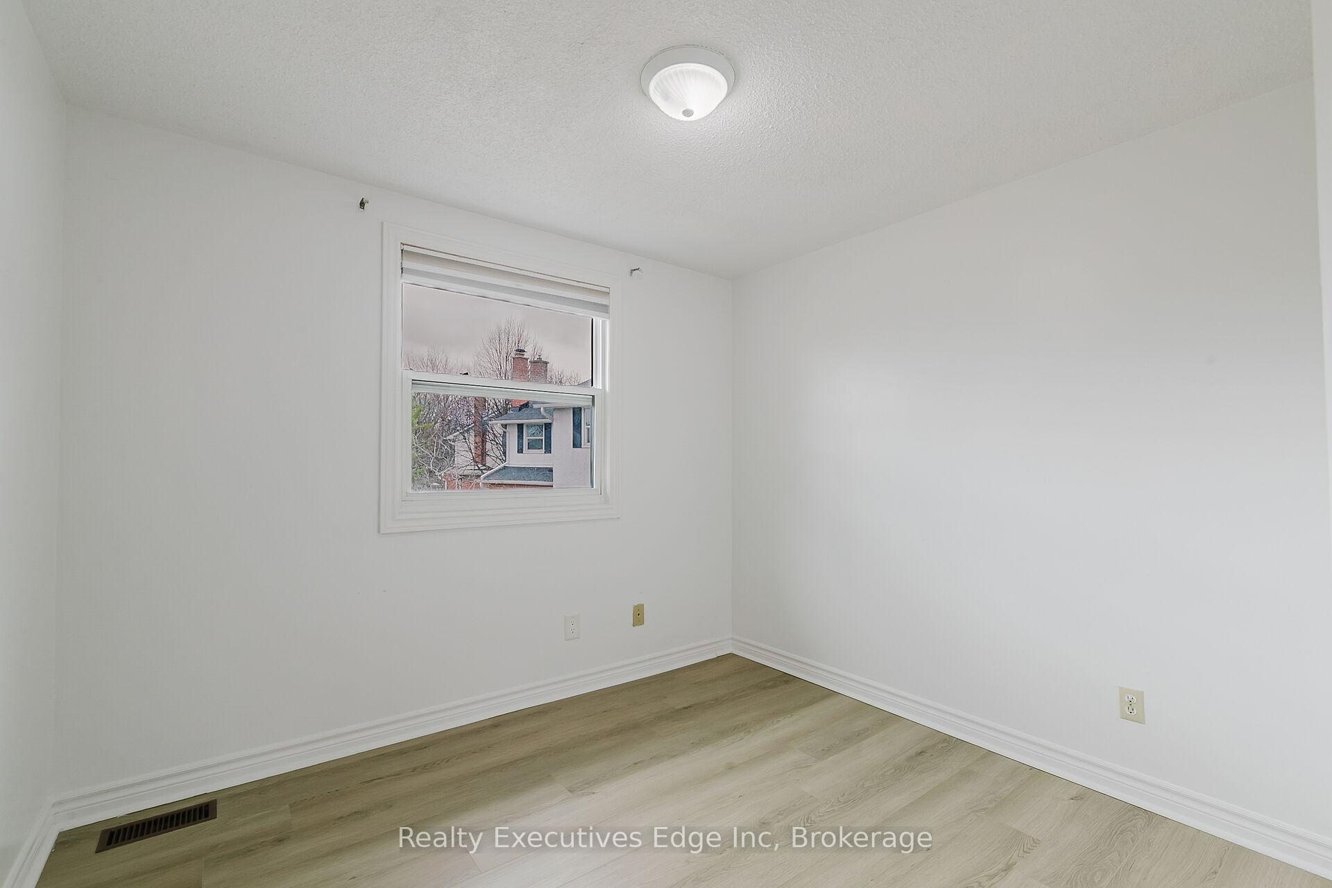 Photo 27 of Unit 6, 403 Keats Way, Waterloo — HOMEH