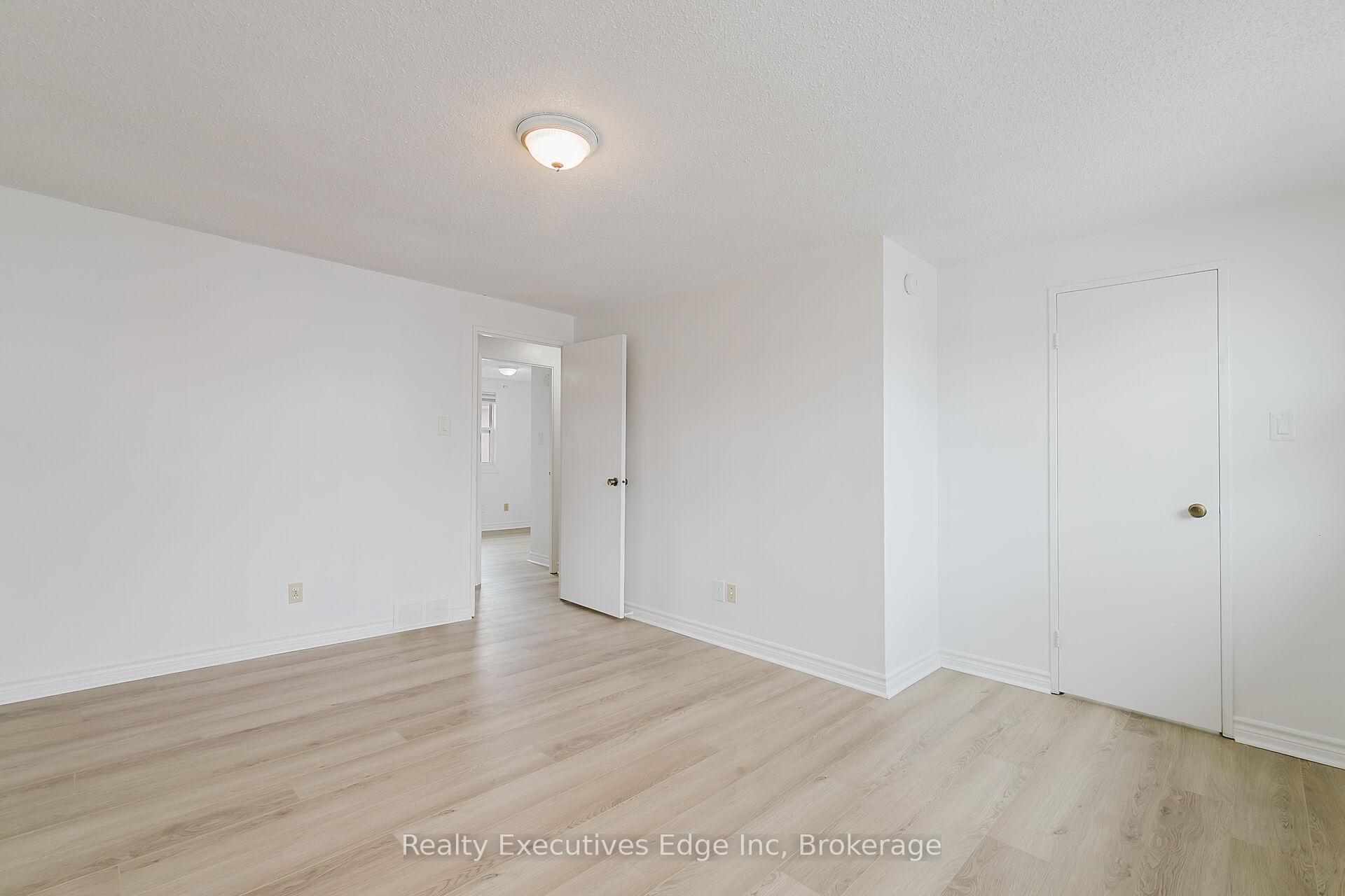 Photo 31 of Unit 6, 403 Keats Way, Waterloo — HOMEH