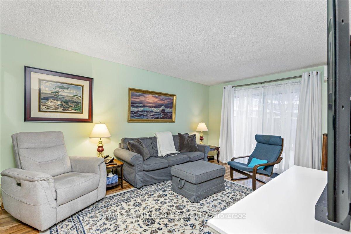 Photo 2 of 108 Harris Way, Markham, Aileen-Willowbrook — HOMEH