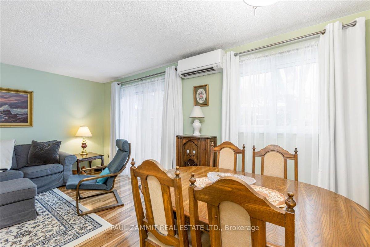 Photo 5 of 108 Harris Way, Markham, Aileen-Willowbrook — HOMEH
