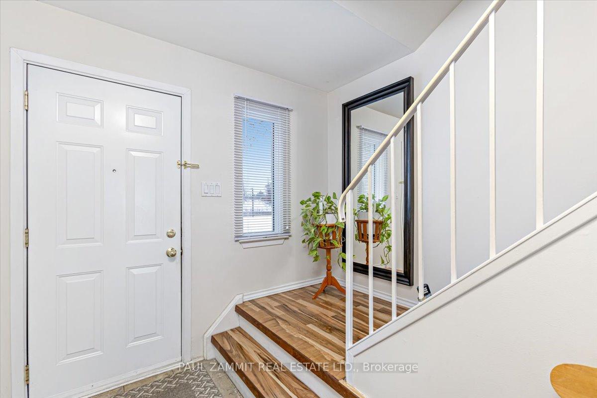 Photo 11 of 108 Harris Way, Markham, Aileen-Willowbrook — HOMEH