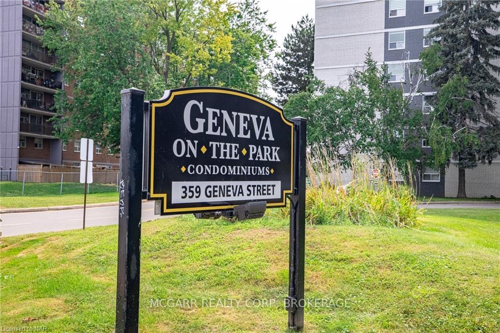 Front of Unit 910, 359 Geneva Street W
