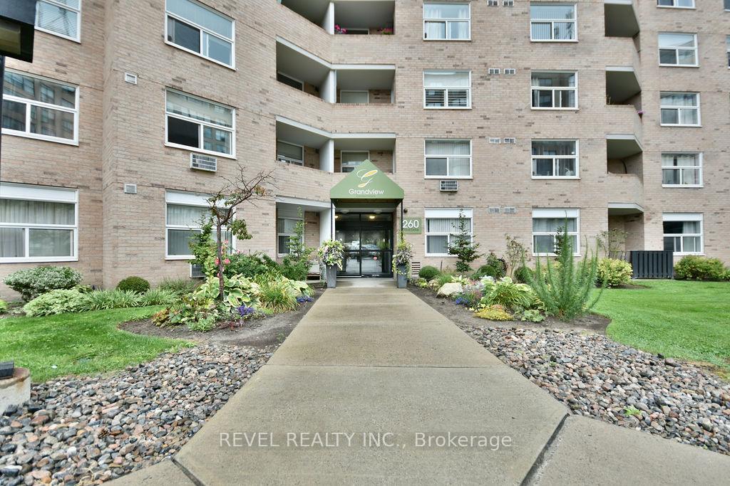 Photo 3 of Unit 306, 260 Davis Drive, Newmarket, Central Newmarket — HOMEH