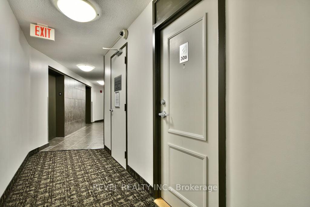 Photo 6 of Unit 306, 260 Davis Drive, Newmarket, Central Newmarket — HOMEH