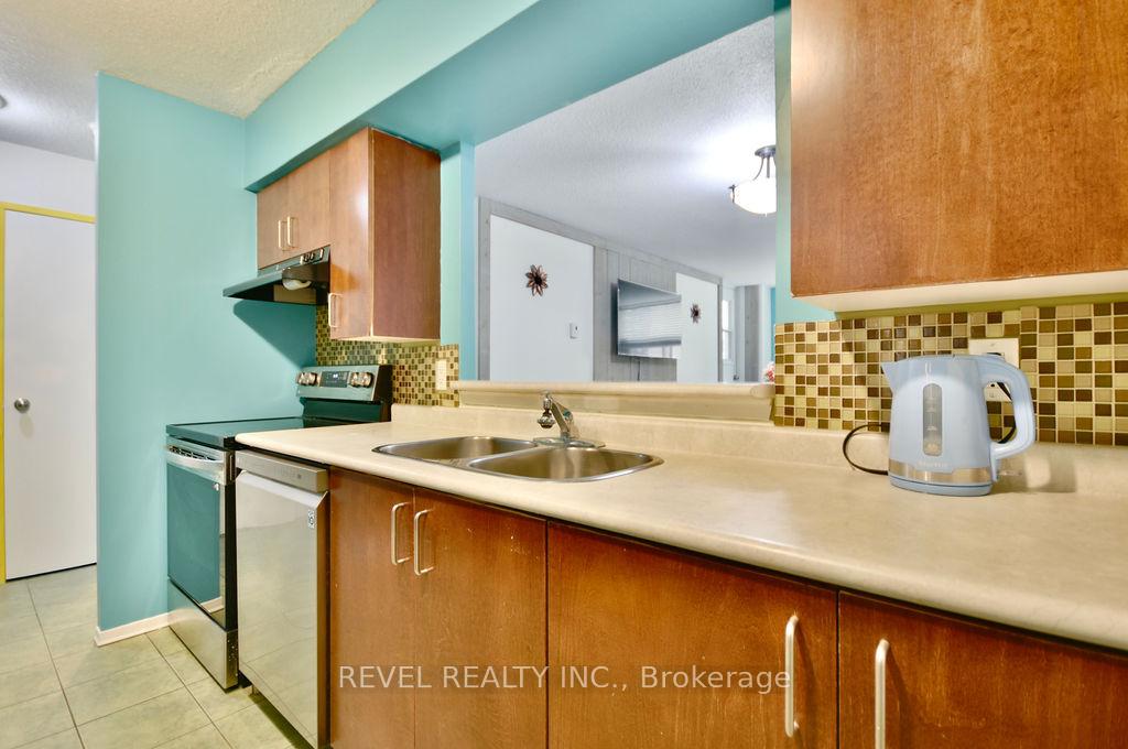 Photo 11 of Unit 306, 260 Davis Drive, Newmarket, Central Newmarket — HOMEH