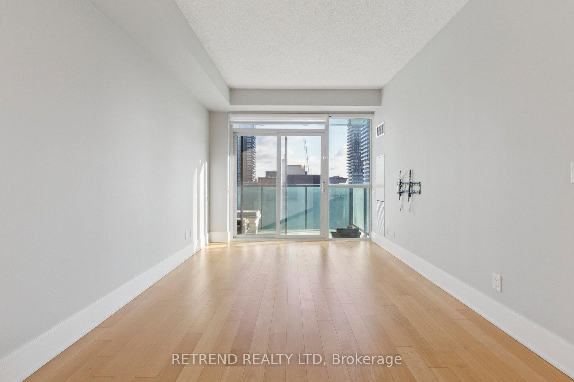 Photo 7 of Unit 1312, 70 Roehampton Avenue, Toronto, Mount Pleasant West — HOMEH